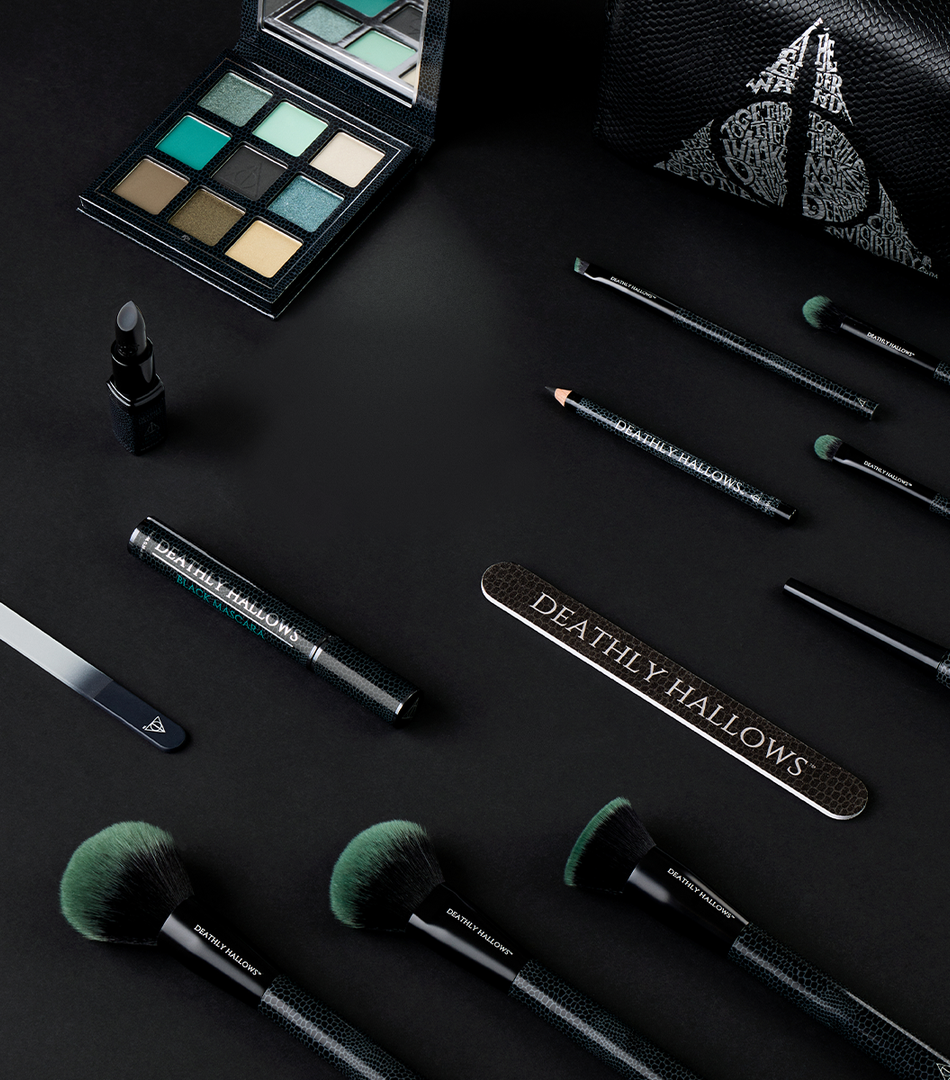 Warner Bros Exclusives Deathly Hallows Cosmetics Bag Bundle 3 Warner Bros Exclusives Deathly Hallows Cosmetics Bag Bundle
