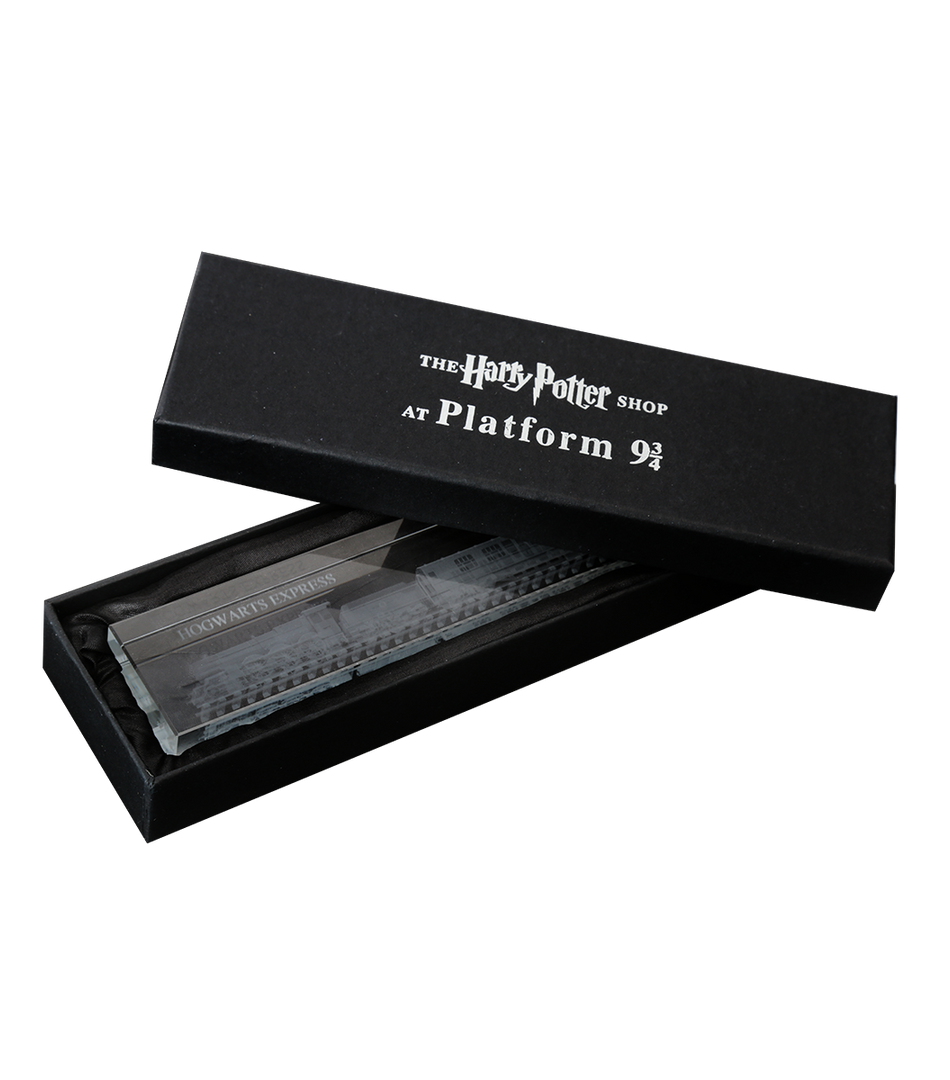 Warner Bros Best Sellers Hogwarts Express Glass Paperweight 5 Warner Bros Best Sellers Hogwarts Express Glass Paperweight