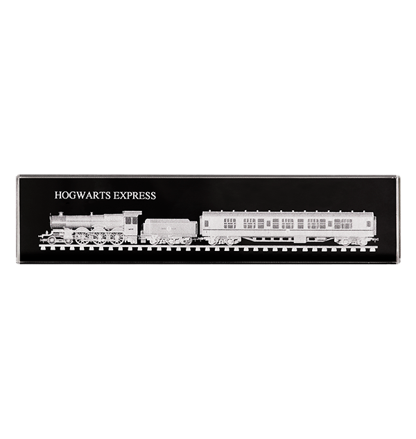 Warner Bros Best Sellers Hogwarts Express Glass Paperweight 3 Warner Bros Best Sellers Hogwarts Express Glass Paperweight